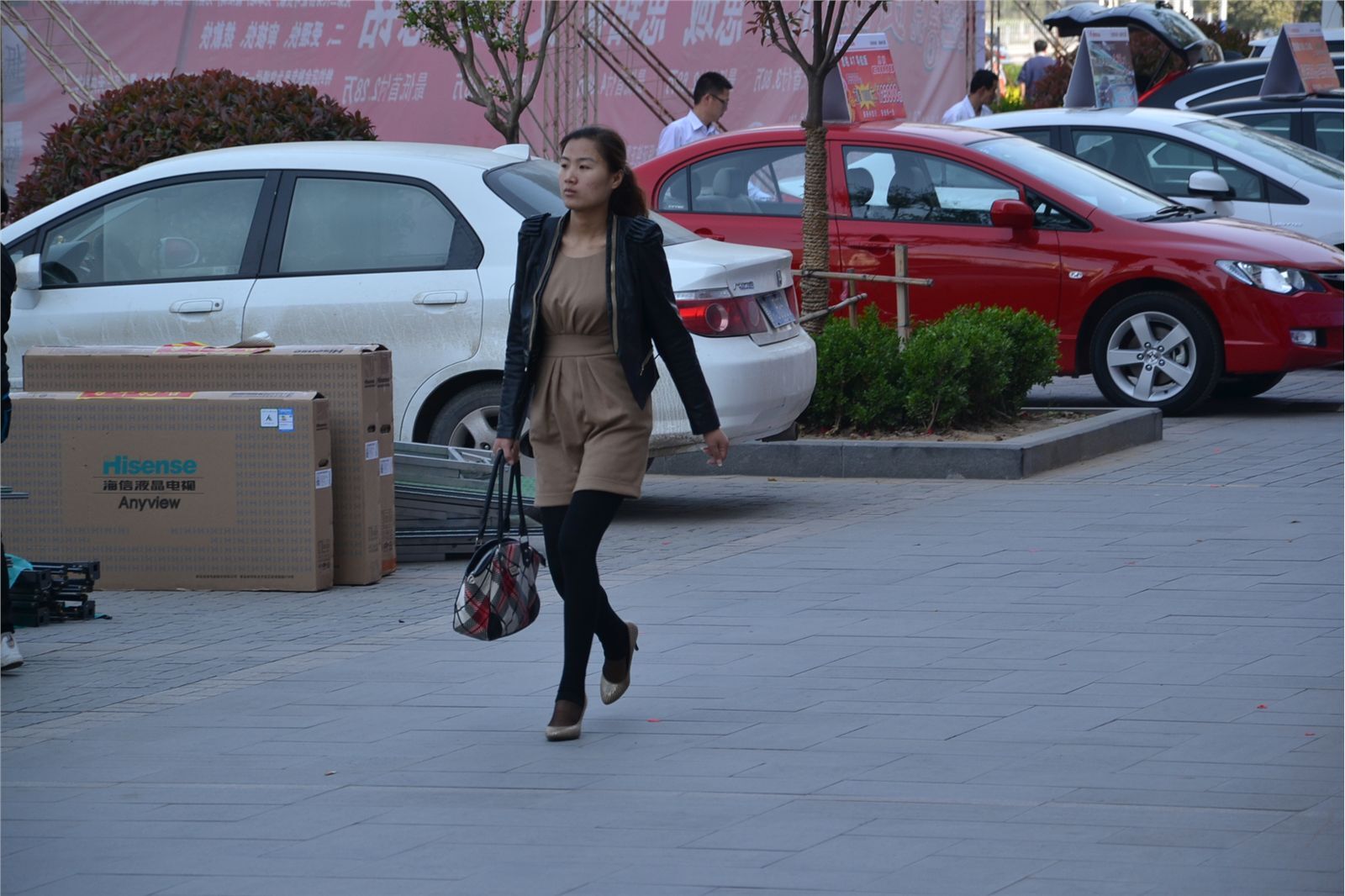 [outdoor Street Photo] 2013.08.01 beauty in a hurry to work