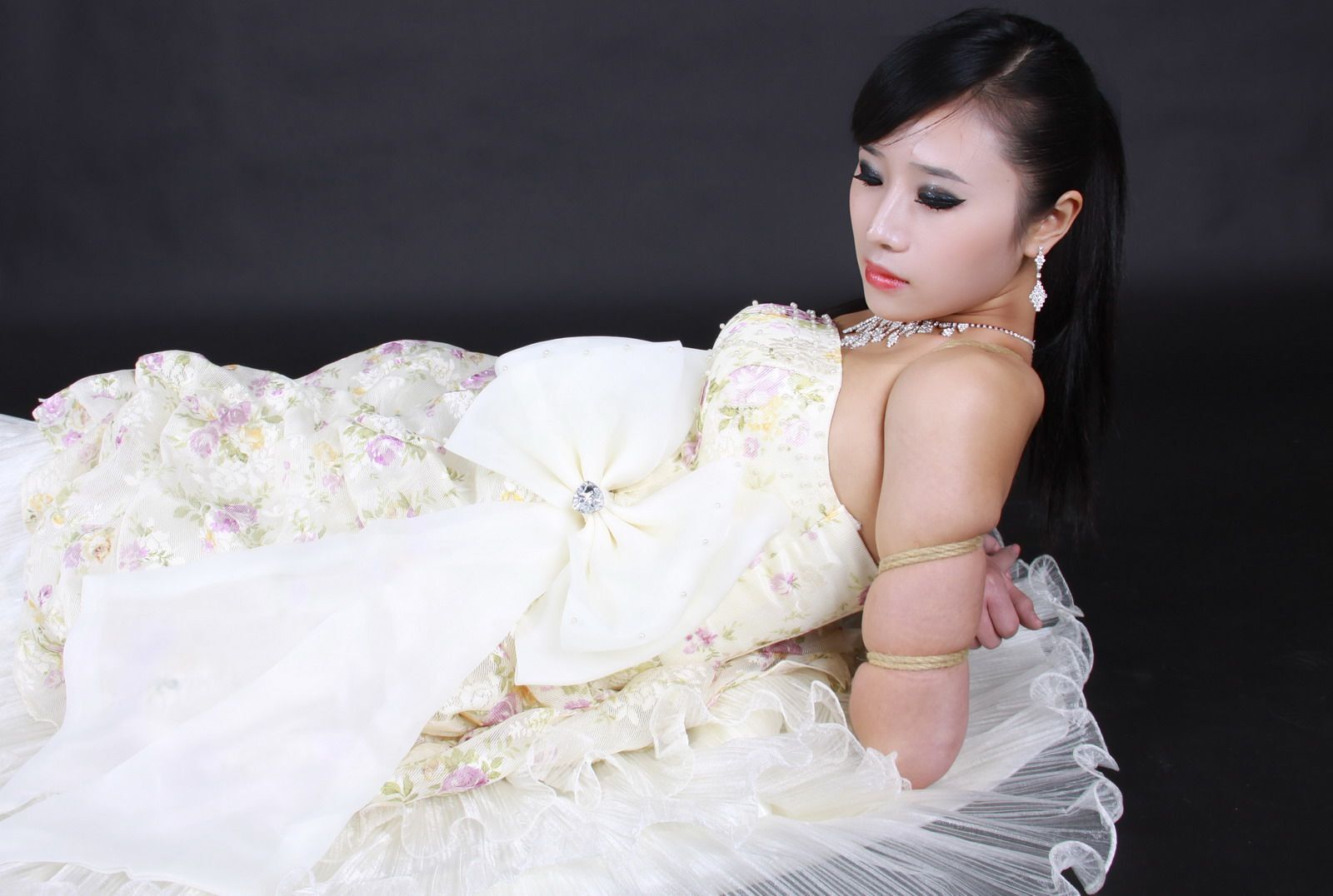 Bind wedding photos, happy bride - Xinyuan [Shenyi yuan]