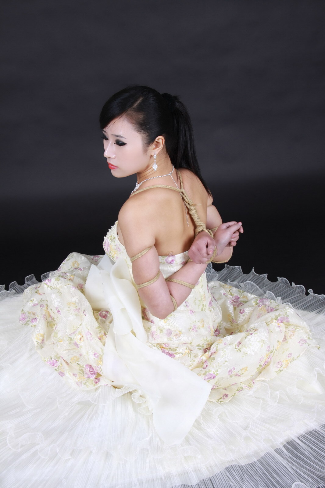 Bind wedding photos, happy bride - Xinyuan [Shenyi yuan]