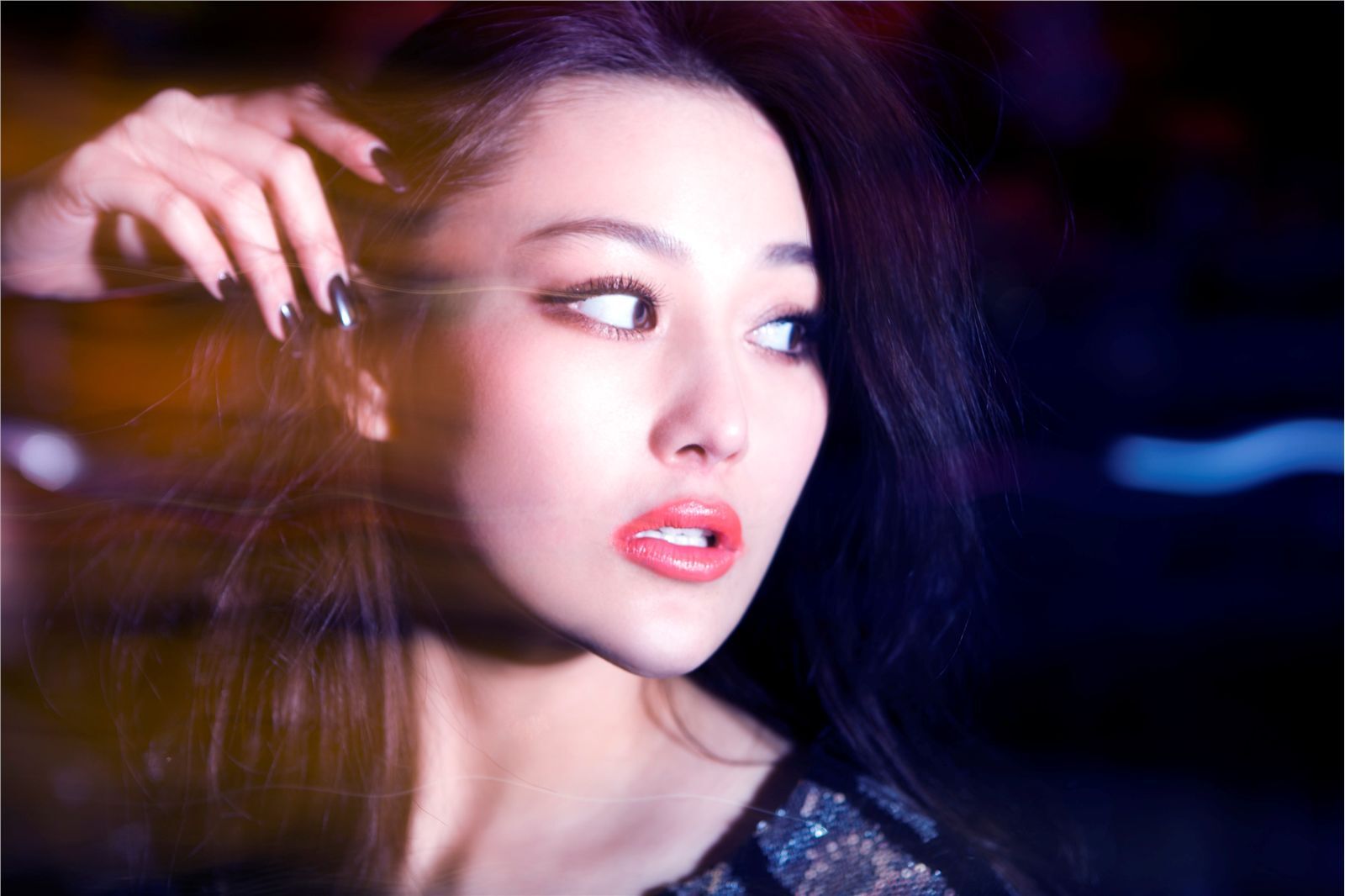 Zhang Xinyu's latest psychedelic hot photo (extra large)