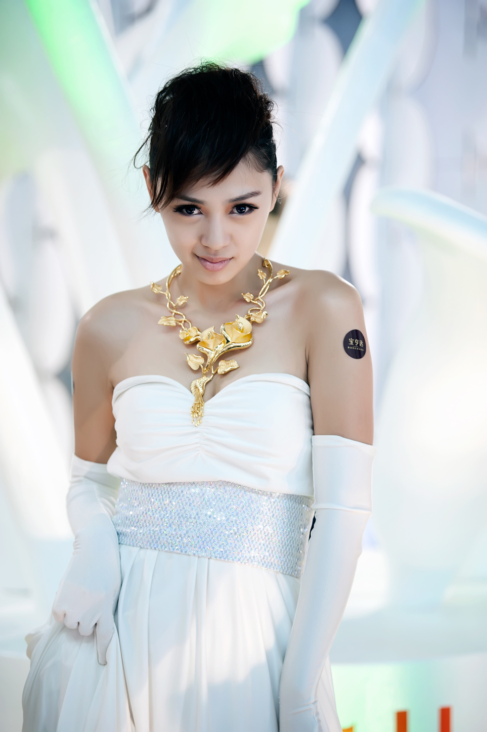 Model in Shenzhen jewelry exhibition of Taichung Matou Friendship Association