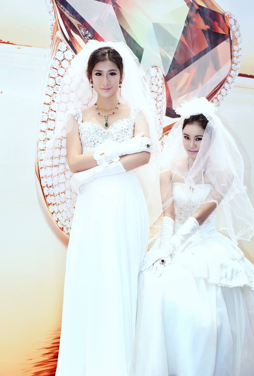 Model in Shenzhen jewelry exhibition of Taichung Matou Friendship Association