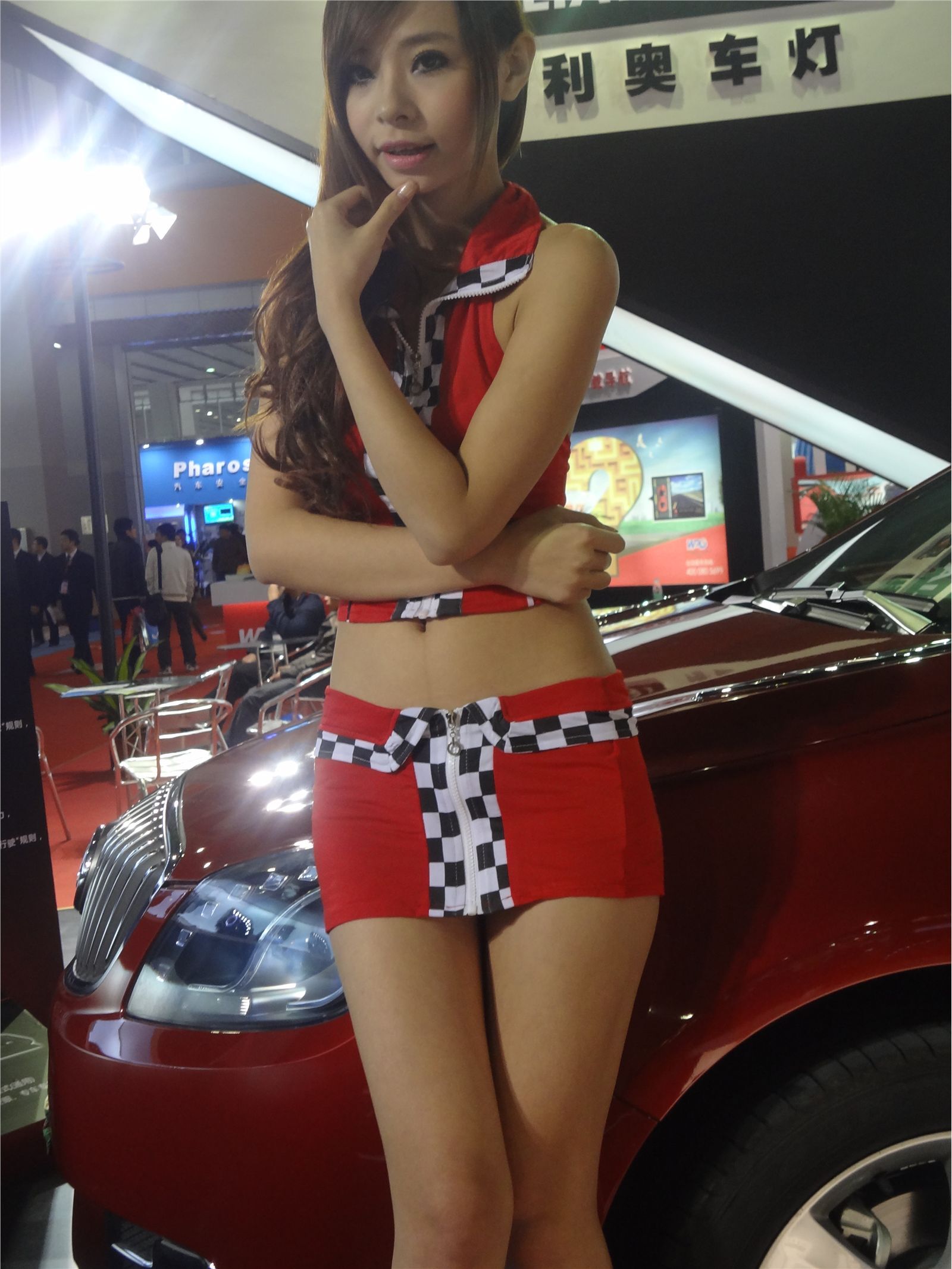 HD Photo of NO017 beauty model in Guangzhou Auto Show