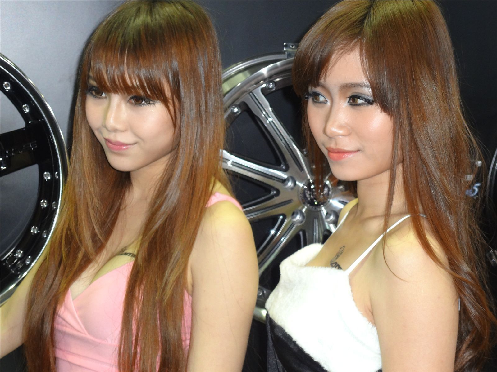 Photo set of domestic beauty car models at Guangzhou refitting Auto Show (the second set)