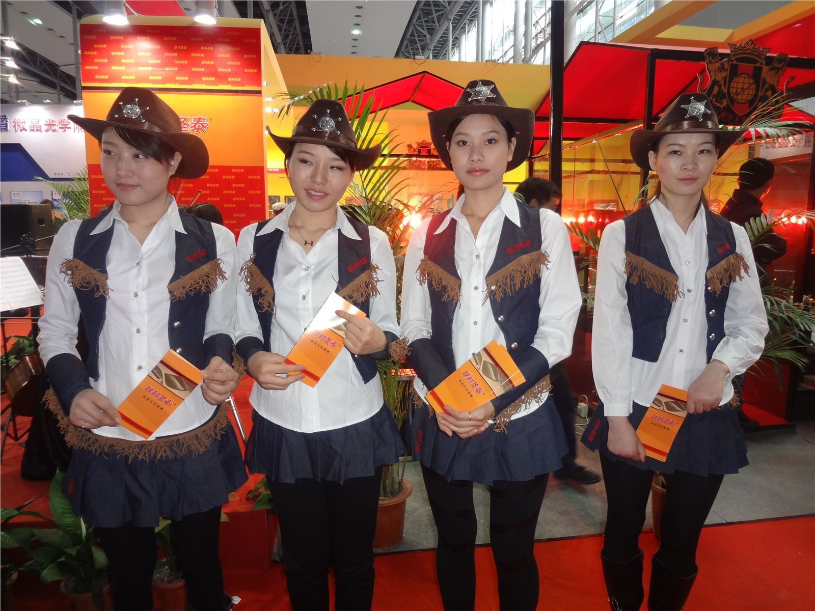 Photo set of domestic beauty car models at Guangzhou refitting Auto Show (the third set)