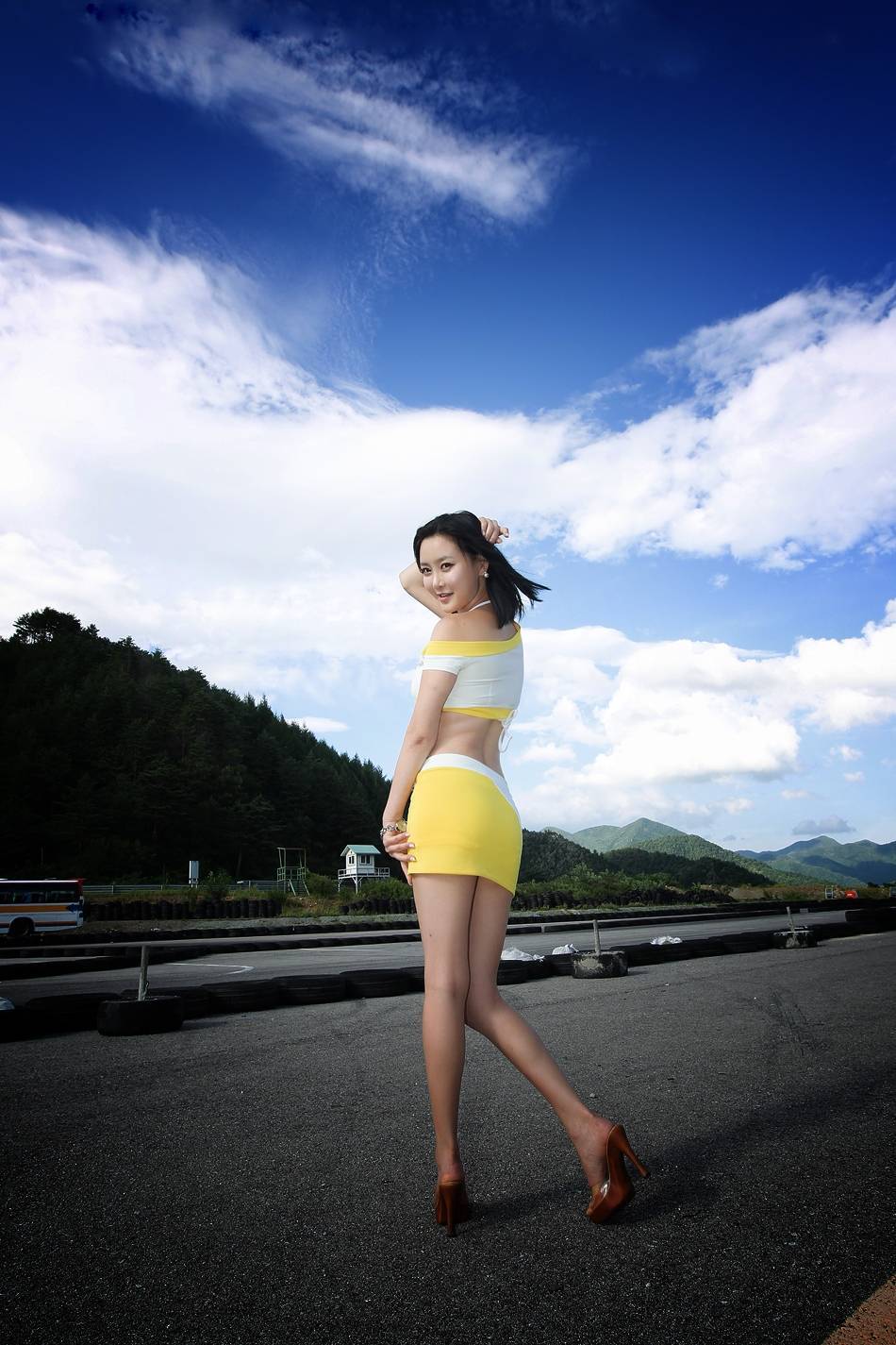 Xiangche beauty 2011 locomotive baby HD beauty model