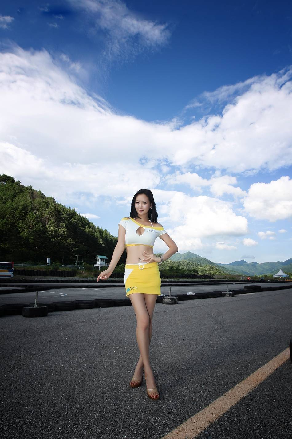 Xiangche beauty 2011 locomotive baby HD beauty model