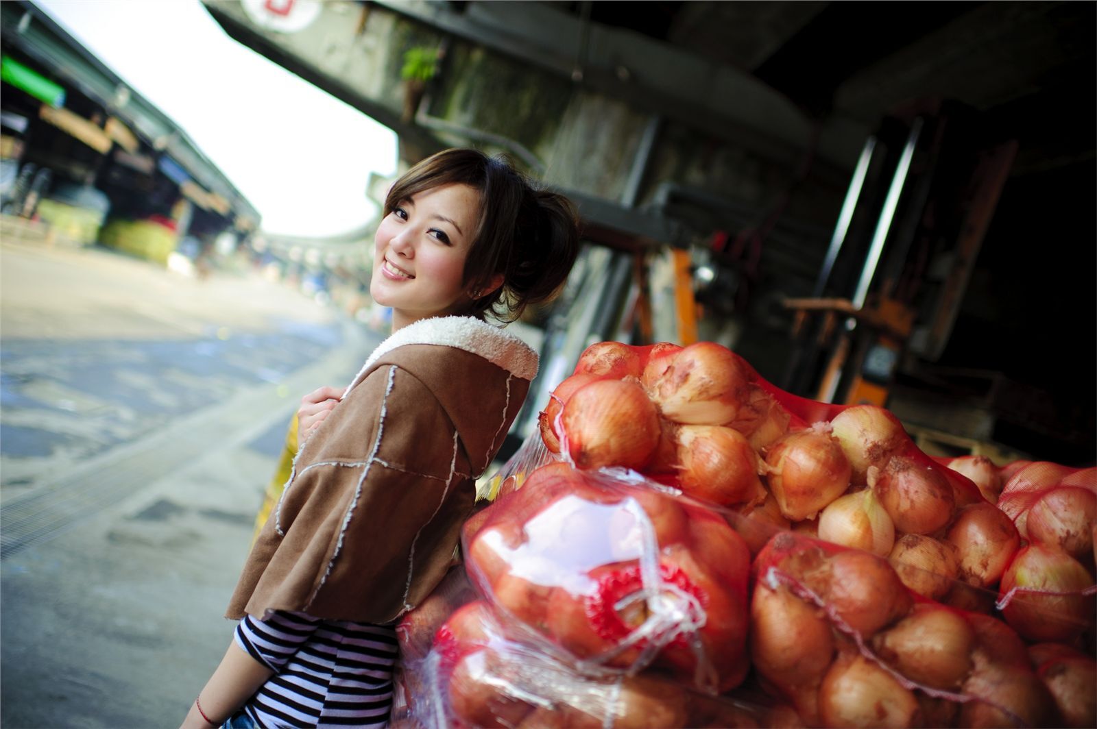 (Zhang Kaijie) south fruit and vegetable market of guoguohuan