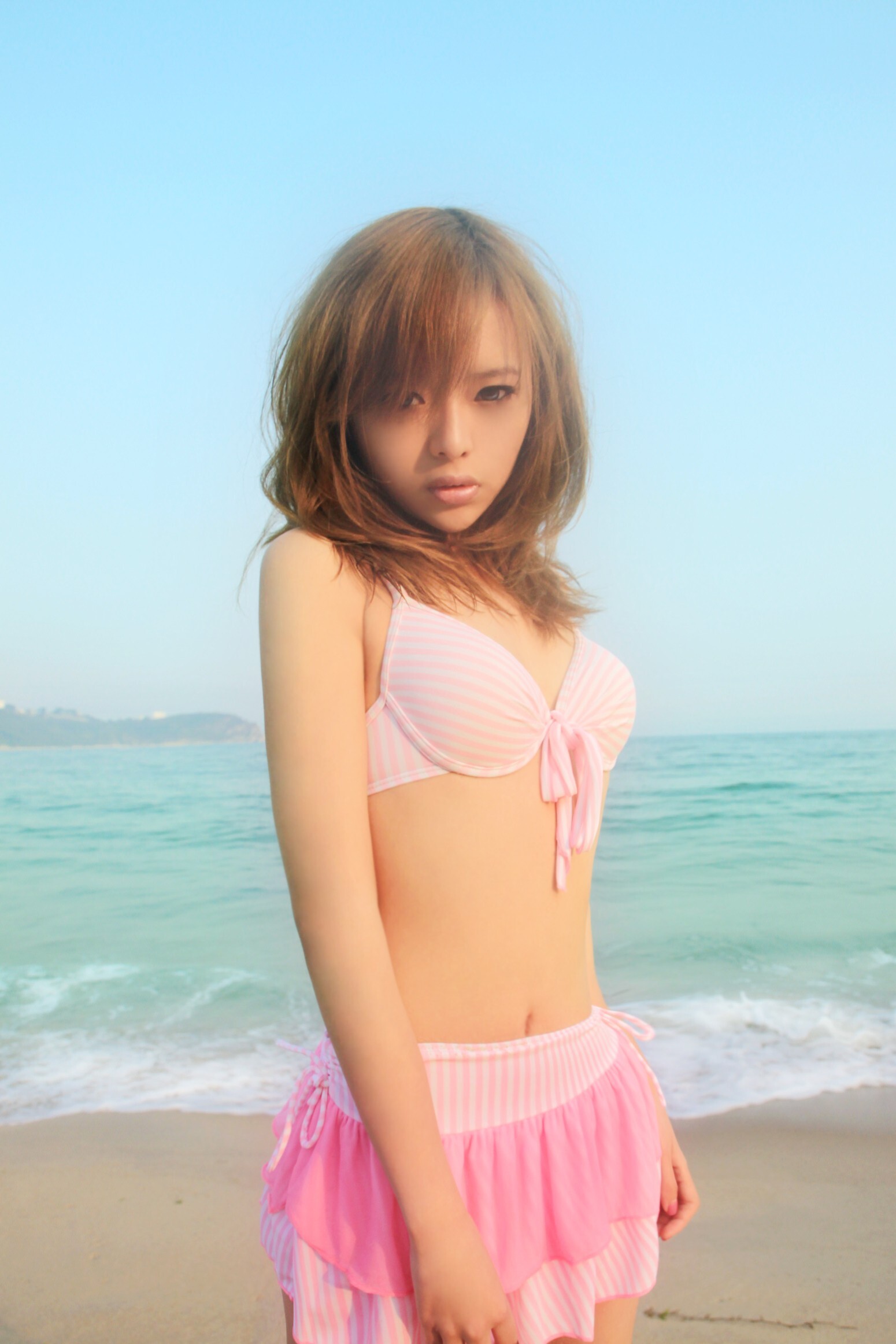 Post 90s oxygen girl Pei Ziqi beach Bini photo Beijing beauty artist HD Photo