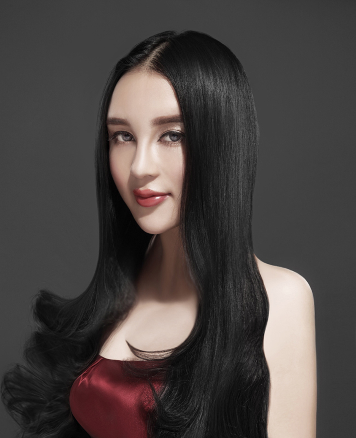 Shi Yiyi, the first half blood beauty graphic model on the Internet