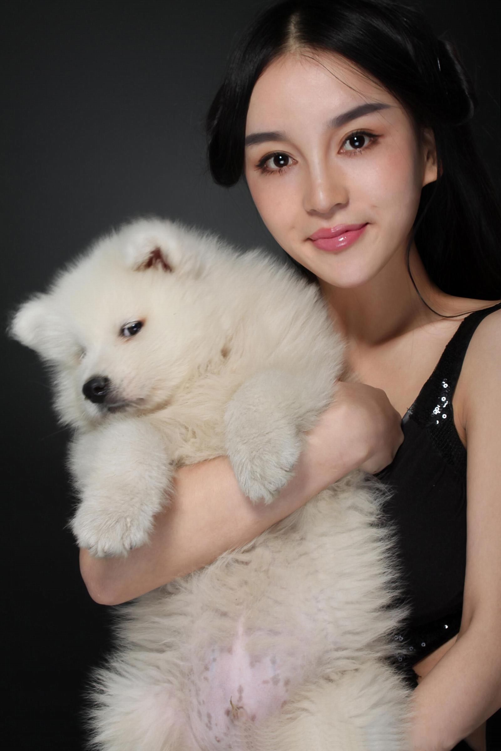 Shi Yiyi, the first half blood beauty graphic model on the Internet