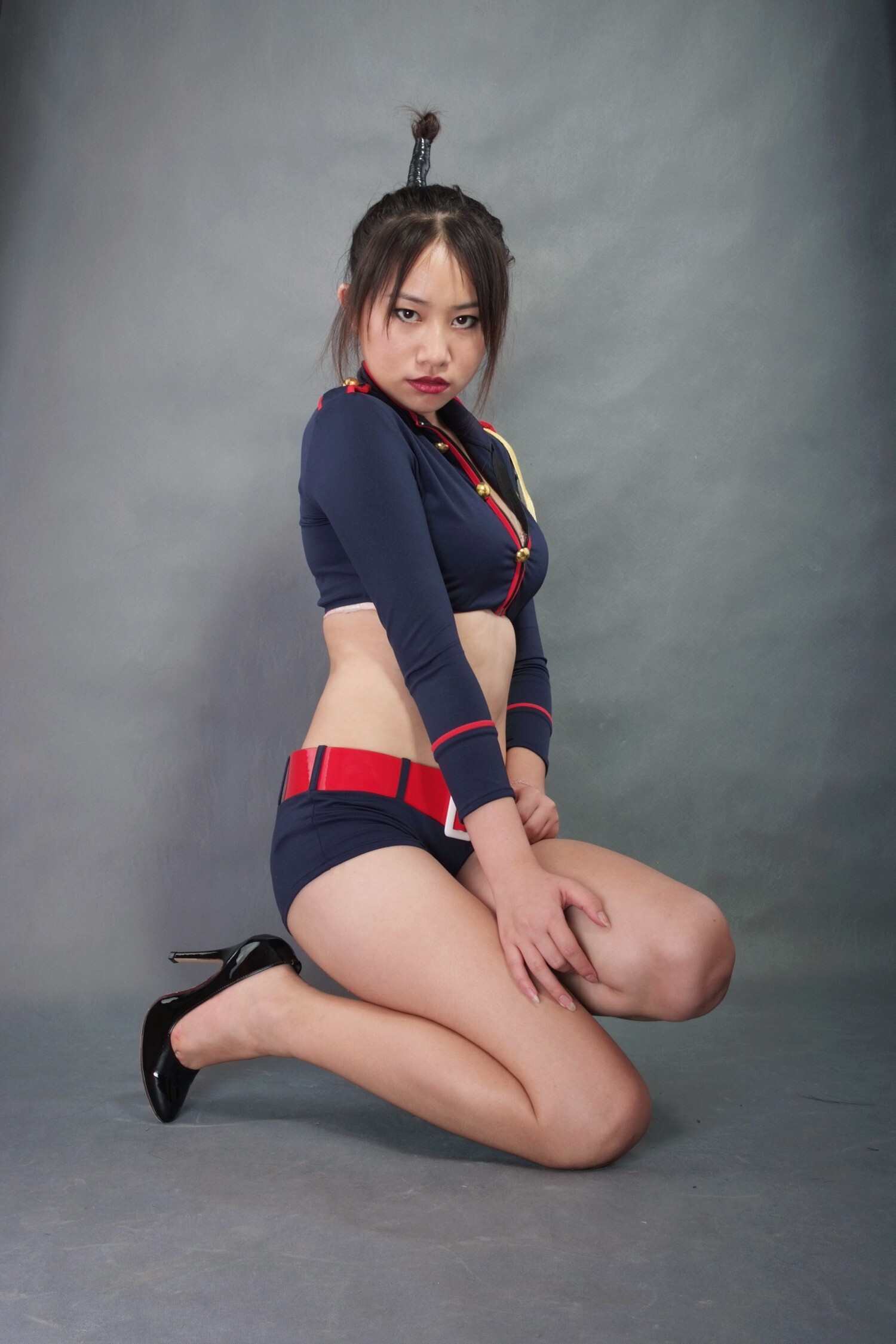 [picturesque VIP] yellow girl red yarn dream short military uniform black and white rabbit maid