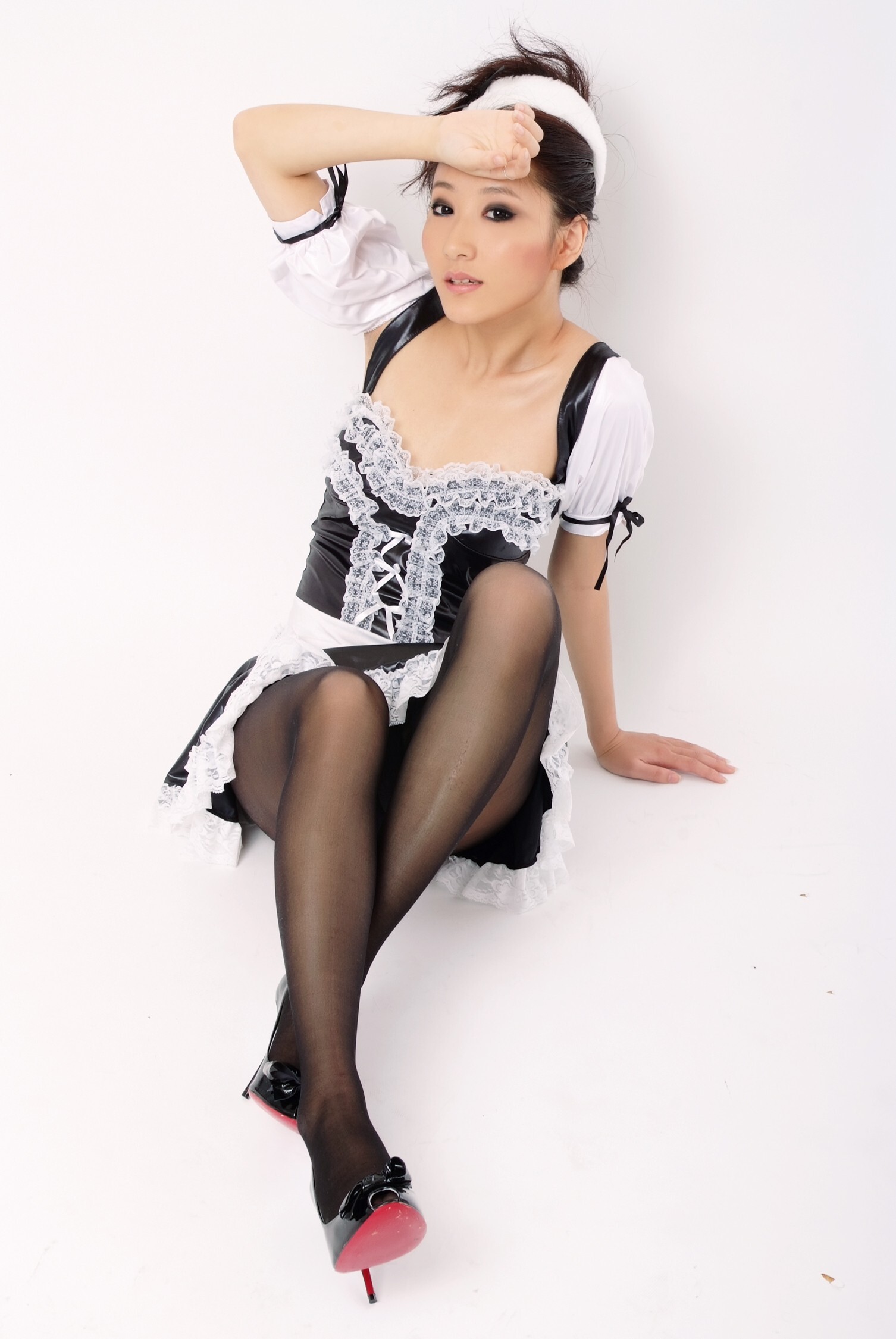 Keyi hot pants, Jiaqi maid in white, Xiaoyao pattern women's model photo