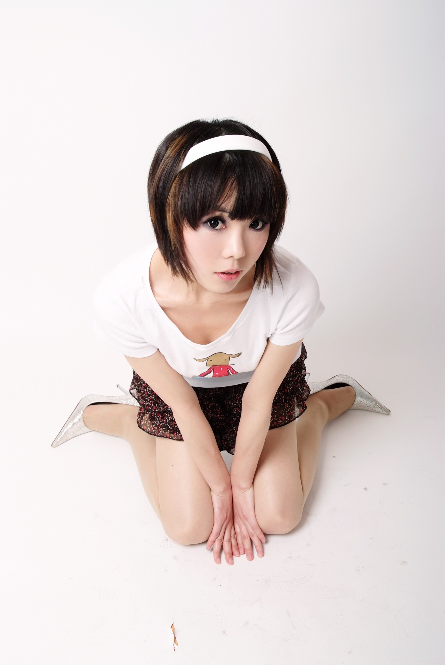 Exiled hotel maid Jingjing dream Qipao little snow white girl [paimei VIP]