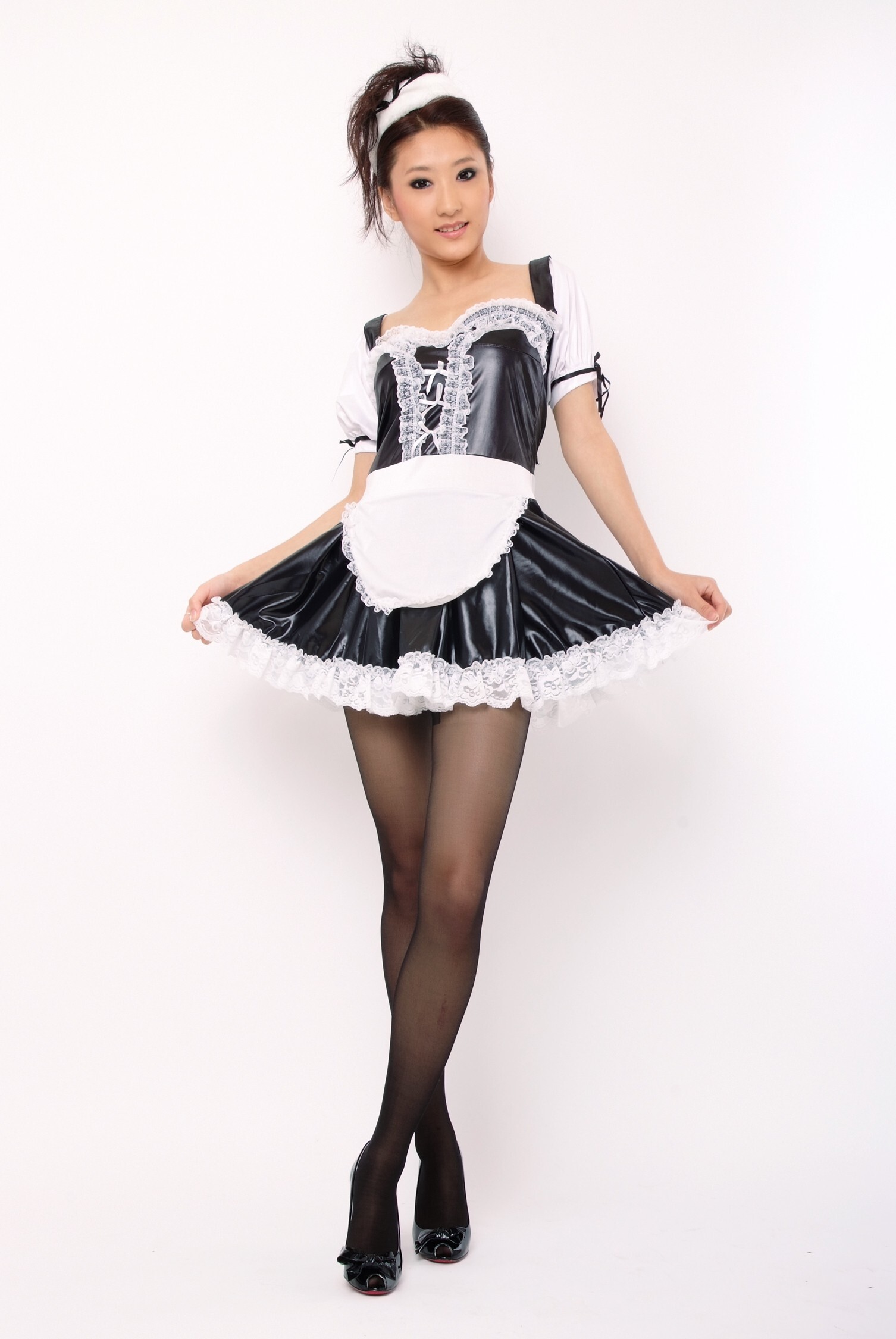 [photo of VIP] Tingting Yemei Keyi Cinderella Jiaqi little maid silk stockings beauty picture