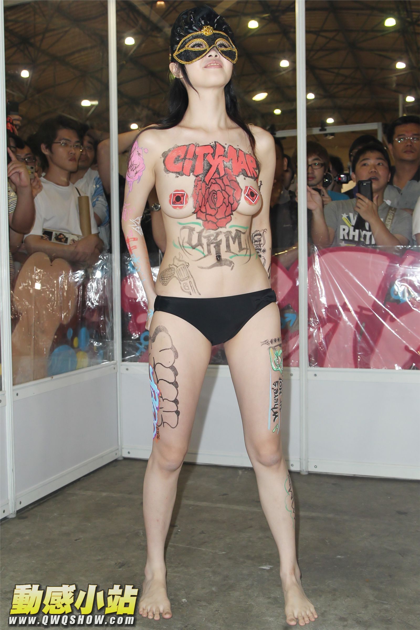 台灣成人博覽會av女優 博覽會彩繪女郎熱舞 动感小站写真美女图片
