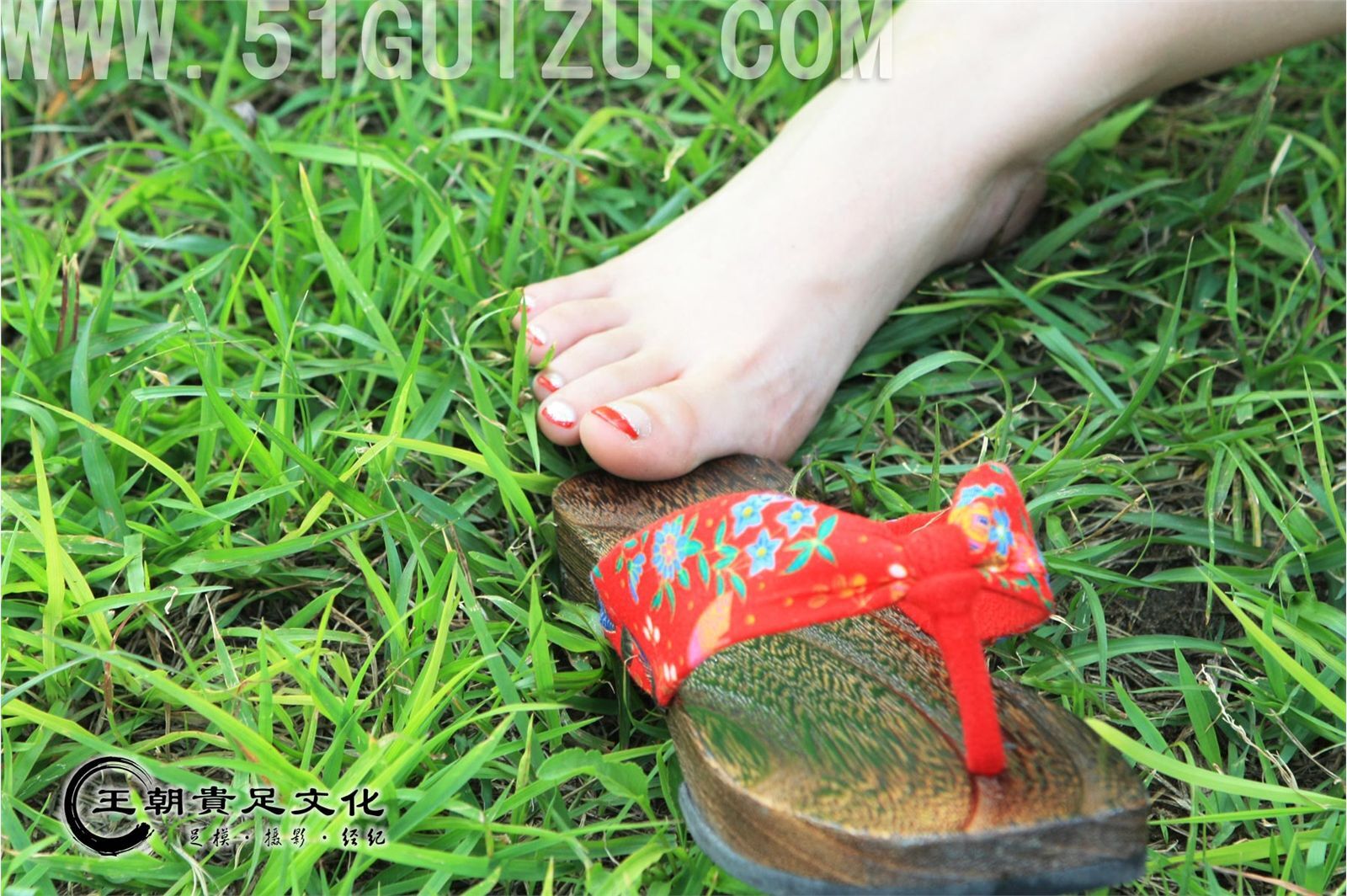 [outdoor set] sexy photo of the latest model of dynasty foot model