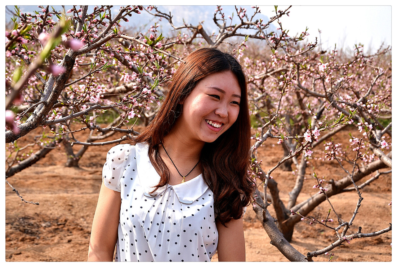 [online collection] on September 15, 2013, peach blossom still smiles, silk stockings are the highlight