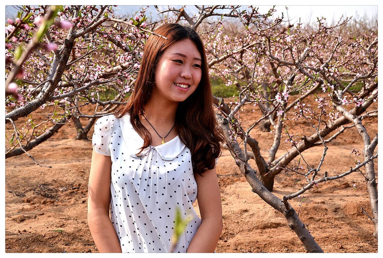 [online collection] on September 15, 2013, peach blossom still smiles, silk stockings are the highlight