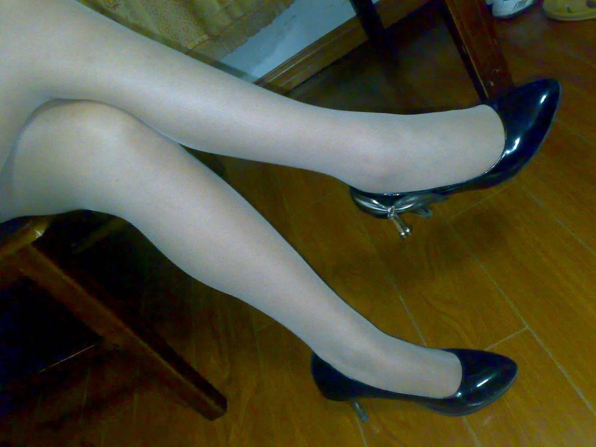 [online collection] on November 23, 2013, the temptation of silk feet and legs is really enjoyable