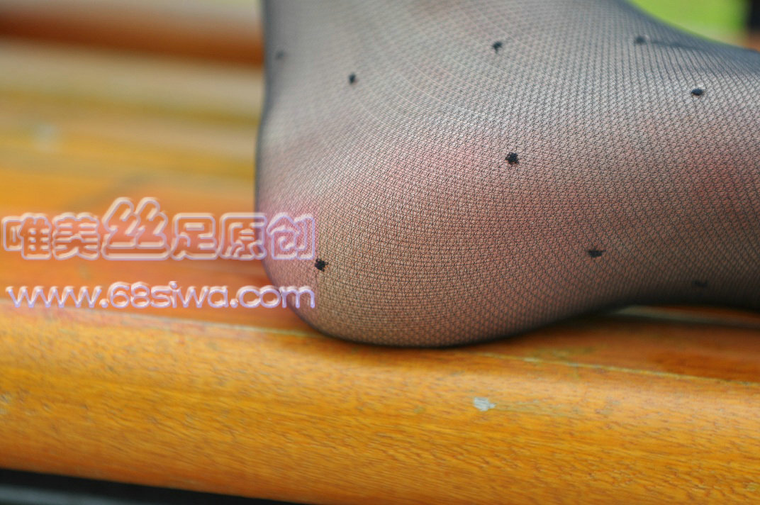 Beautiful silk 11010 pictures of domestic silk feet and legs