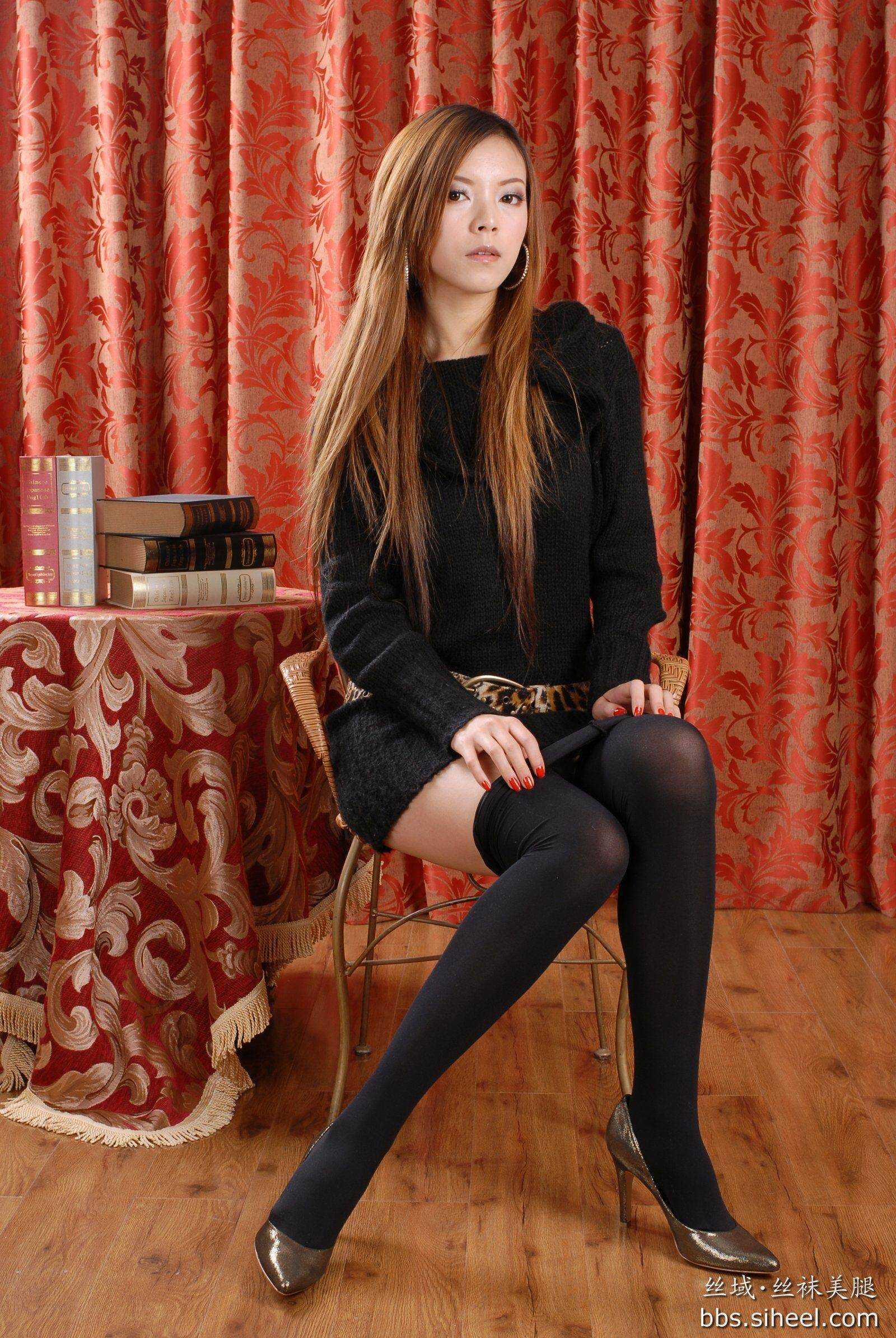 Model of leg beauty of high-tech silk stockings in high-definition set of Shishi silk stockings