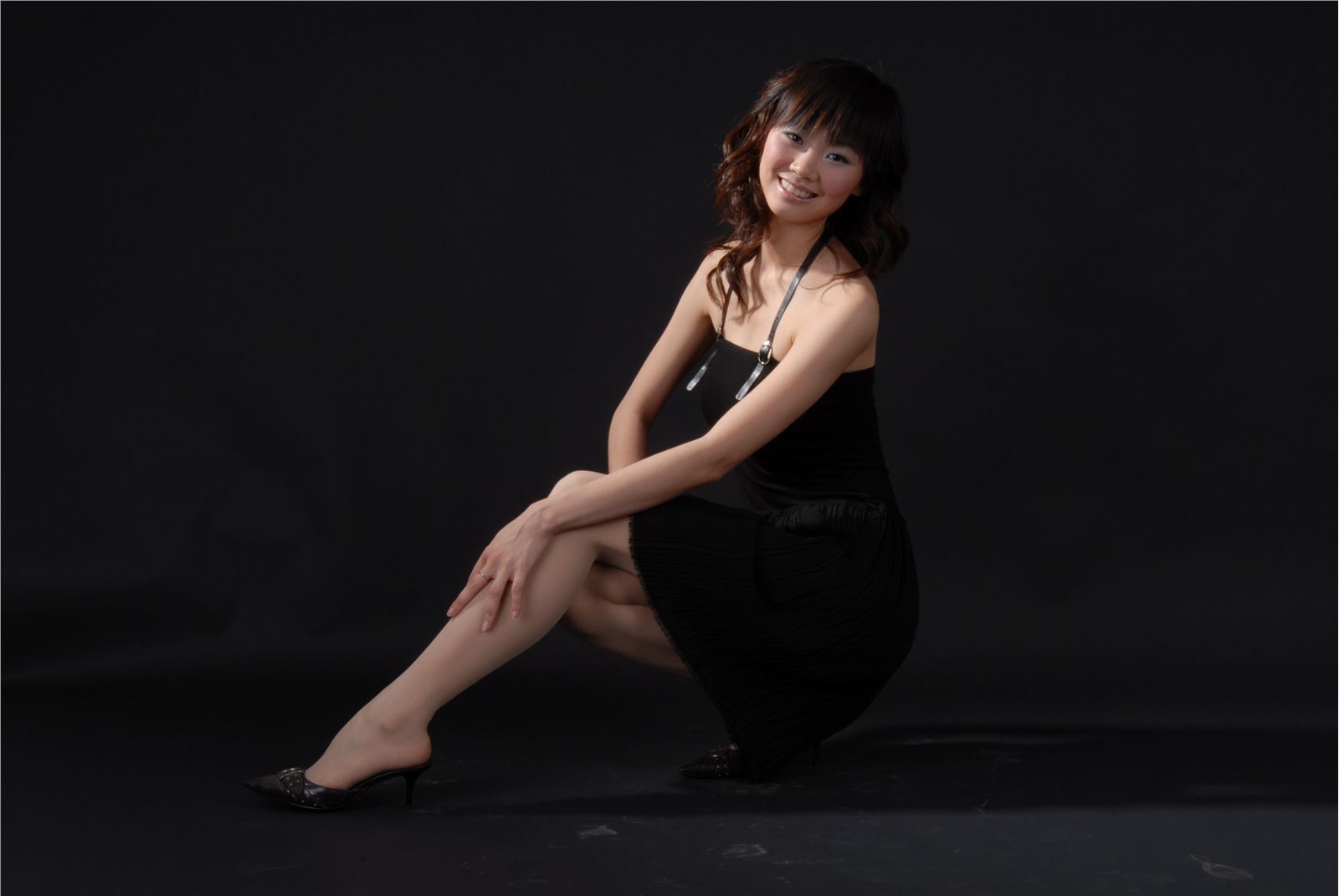 Beautiful women cici zhonggaoyi silk stockings and legs