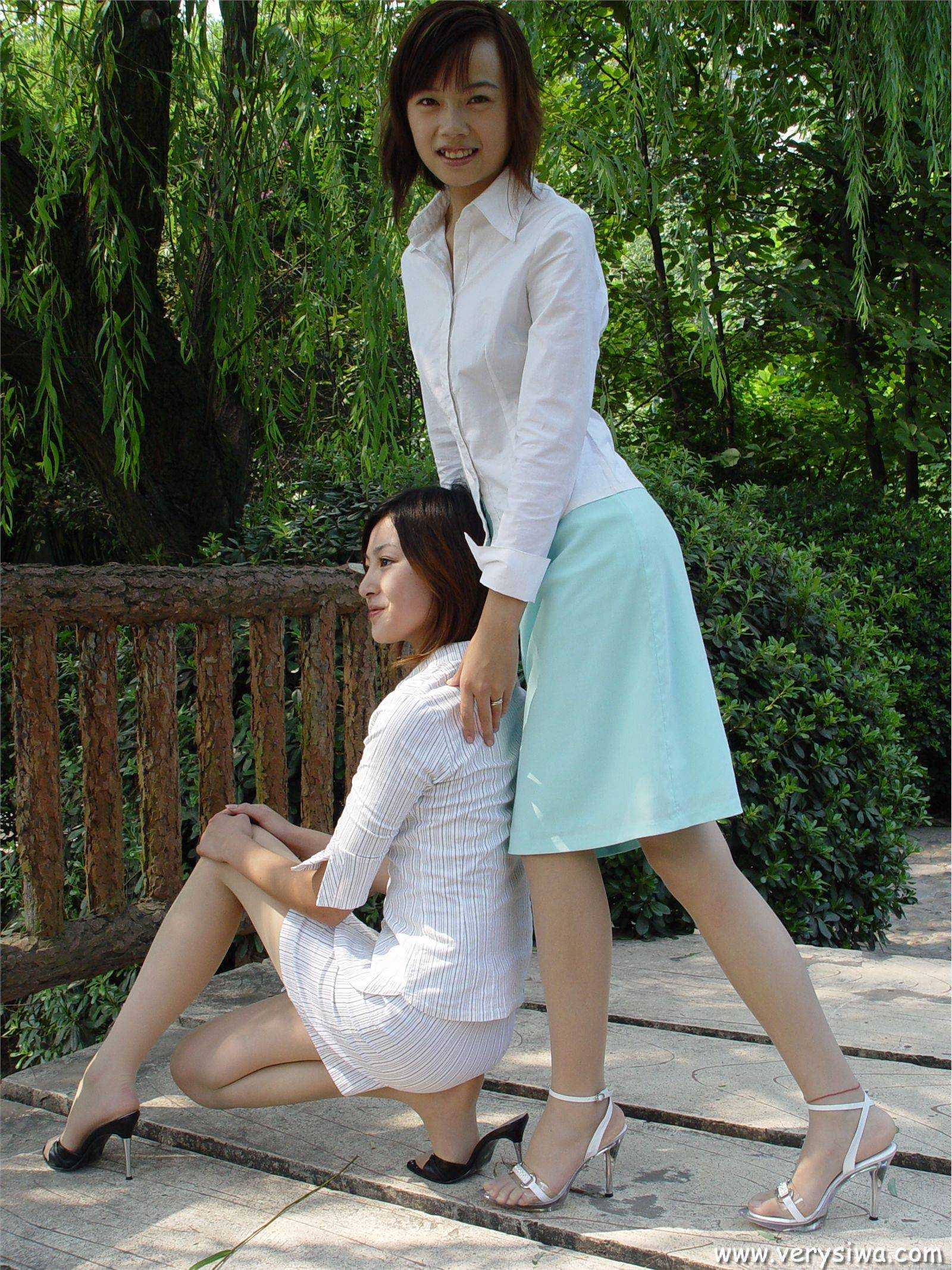 [中高艺]P003(Canndy+Vivian) 国产丝袜性感美女图片