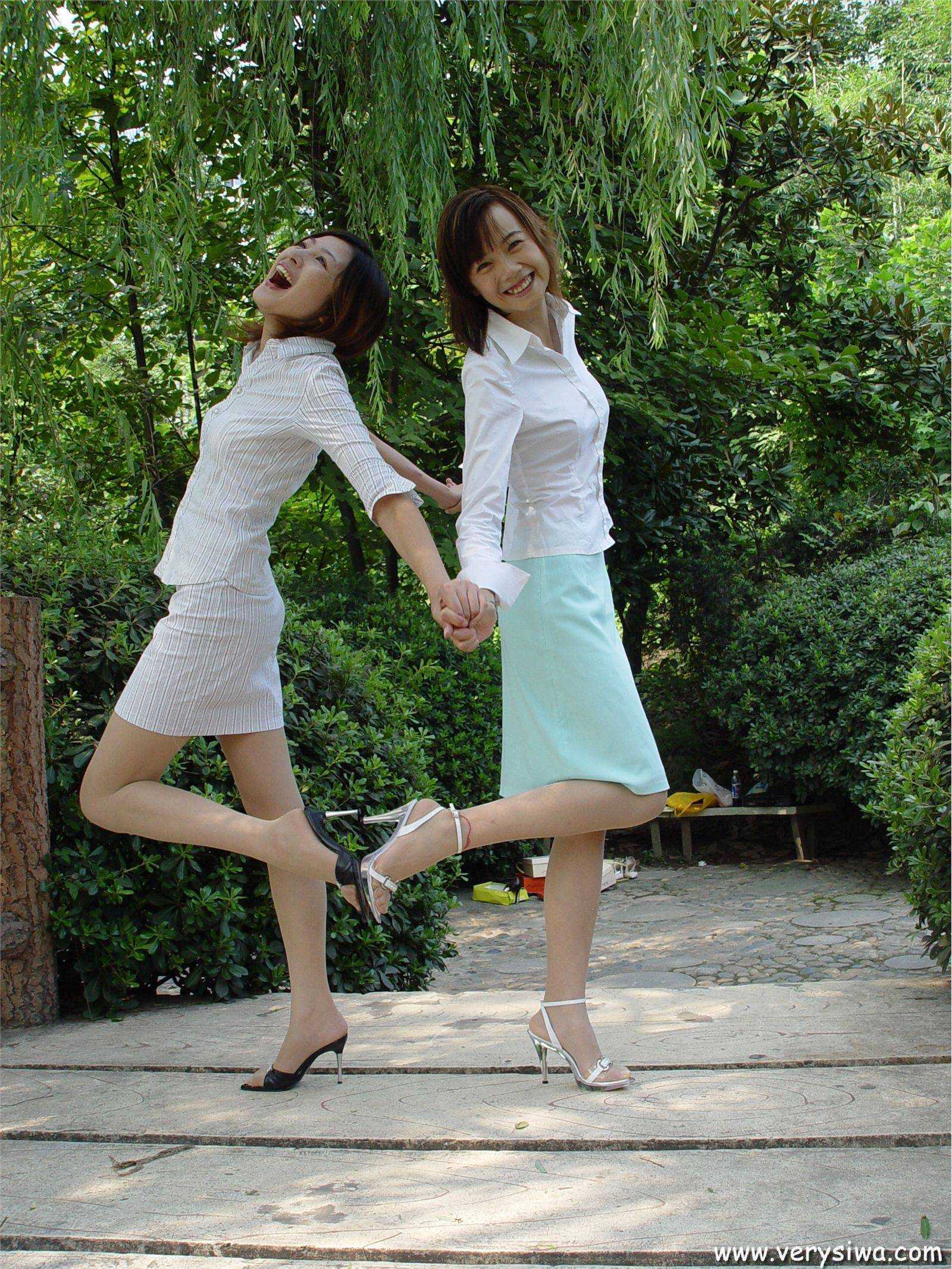 [中高艺]P003(Canndy+Vivian) 国产丝袜性感美女图片