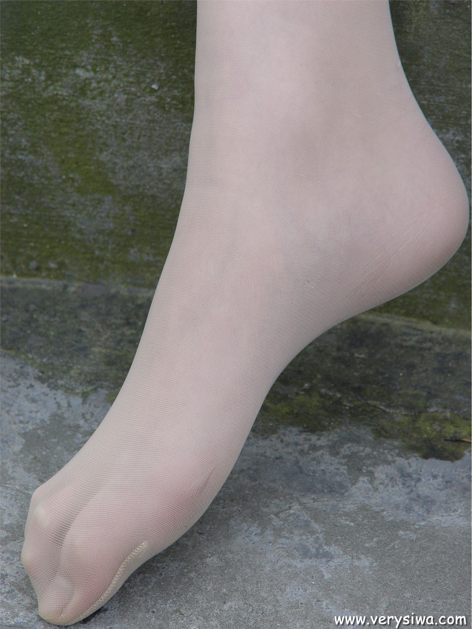 Zhonggaoyi P11 wild silk stockings foot show