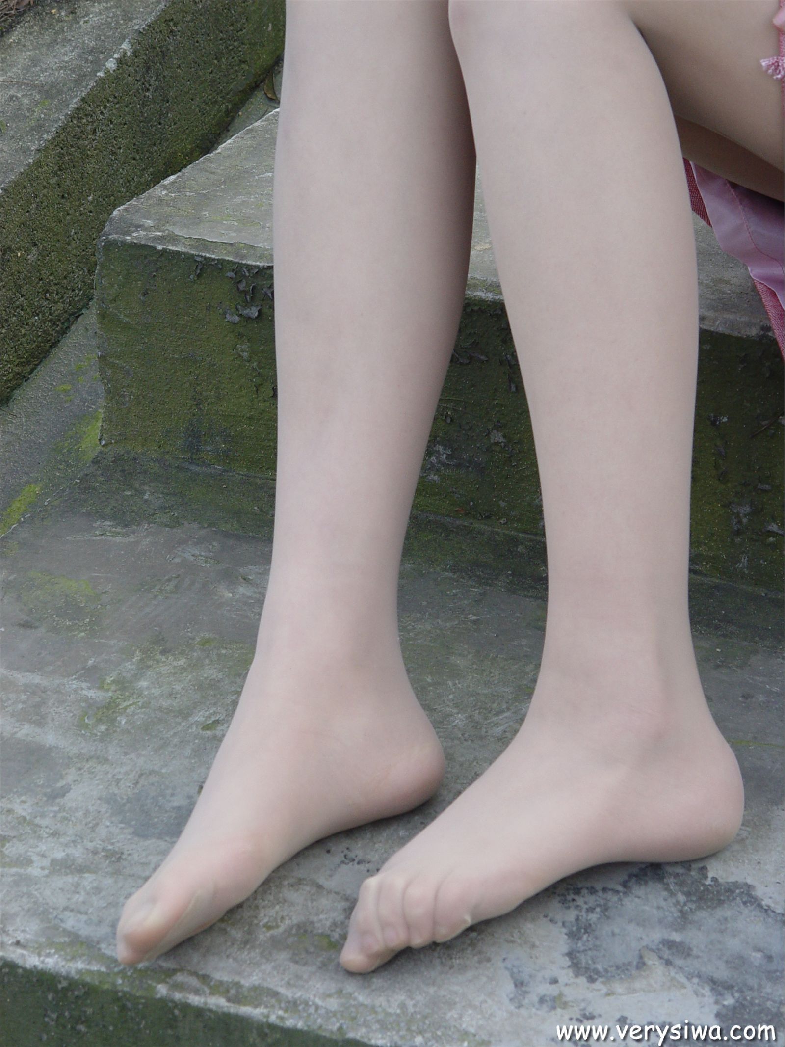 Zhonggaoyi P11 wild silk stockings foot show