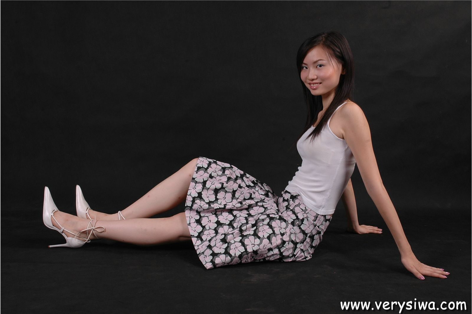 Zhonggaoyi silk stockings beauty model sexy pictures